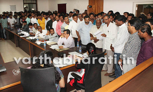 ಮಸೀದಿಗೆ ಕಲ್ಲು ತೂರಾಟ ನಡೆಸಿದ ಆರೋಪಿಗಳಿಗೆ ಜಾಮೀನು: ಉನ್ನತ ಮಟ್ಟದ ತನಿಖೆಗೆ ಆಗ್ರಹಿಸಿ ಜಿಲ್ಲಾಧಿಕಾರಿಗೆ ಮನವಿ